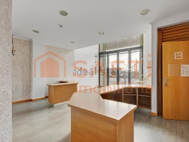 Espaço comercial à venda em Peniche
