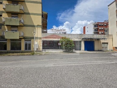 Espaço comercial à venda na Rua Fernão de Magalhães
