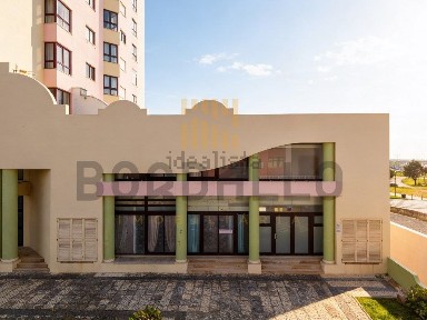 Espaço comercial à venda na Rua Cidade de Seia