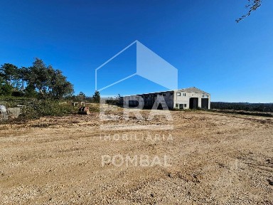 Armazém à venda em Pelariga