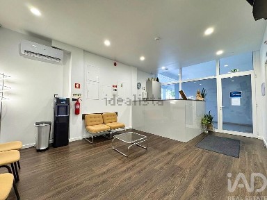 Espaço comercial à venda em Meirinhas