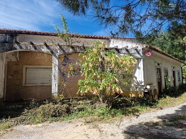 Espaço comercial à venda em Aguda