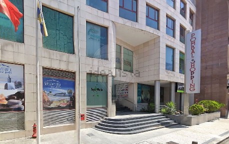 Espaço comercial à venda na Rua de Santa Lúzia