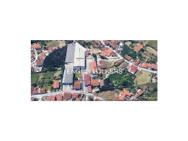 Armazém à venda em Juncal