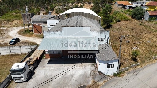 Armazém à venda na Rua do Casal