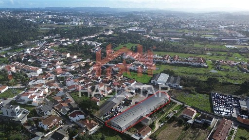 Armazém à venda na Rua dos Outeiros, 45