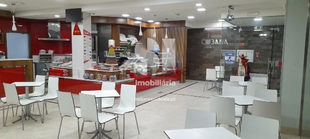 Espaço comercial à venda na Avenida dos Pescadores