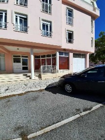 Espaço comercial ou armazém à venda na Rua Doutor José Venâncio Paulo Rodrigues s/n