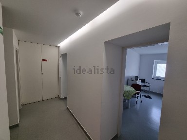 Espaço comercial à venda no Largo 5 de Outubro