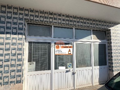 Espaço comercial à venda em Santo Onofre e Serra do Bouro