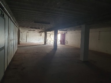 Armazém à venda em Juncal