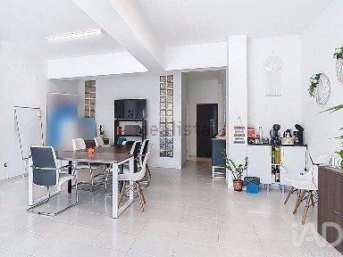 Espaço comercial à venda em Porto de Mós