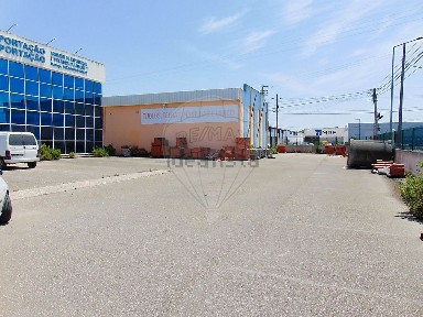 Armazém à venda na Rua da Associação