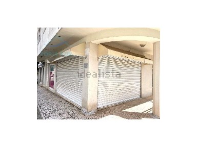 Espaço comercial à venda na Rua Amélia Ferreira Guerra