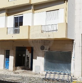 Espaço comercial à venda em Almagreira