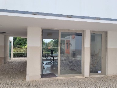 Espaço comercial à venda em Vau