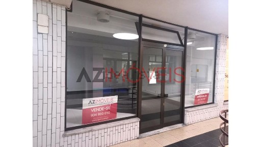 Espaço comercial à venda em Portela - Marquês de Pombal