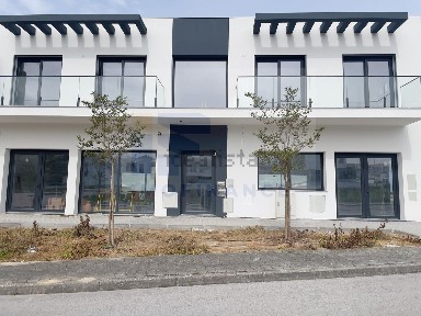 Espaço comercial à venda na r Igreja