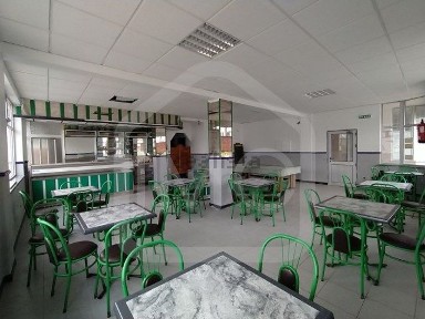 Espaço comercial à venda no Largo Dona Inês