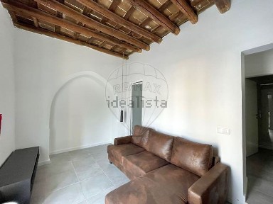 Arrendamento de apartamento T2 na Rua de Aviz