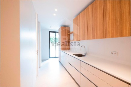 Arrendamento de apartamento T3 na Rua Lauro Gonçalves