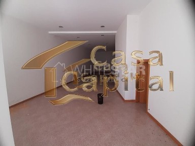 Espaço comercial à venda na Rua Marquês de Valle Flôr
