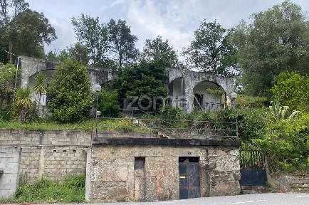 Espaço comercial à venda na Rua de Carrapuços, 2