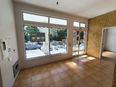 Espaço comercial à venda na Rua Doutor Francisco Sales da Costa Lobo