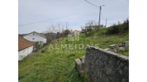 Armazém à venda em Parada de Monteiros