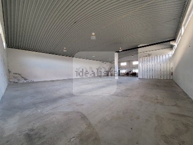 Armazém à venda em Constantim e Vale de Nogueiras