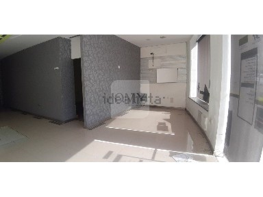 Espaço comercial à venda em R. Heróis do Ultramar