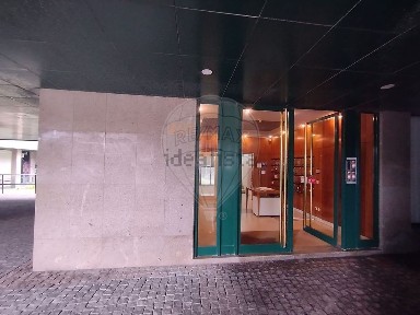 Arrendamento de escritório na Rua do Pinheiro Manso