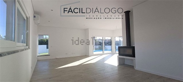 Moradia independente à venda na Lagoa de Albufeira