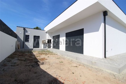 Moradia geminada à venda no Centro