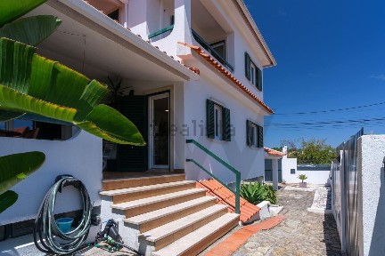 Casa ou moradia à venda na Marco Cabaço - Vale Cavala
