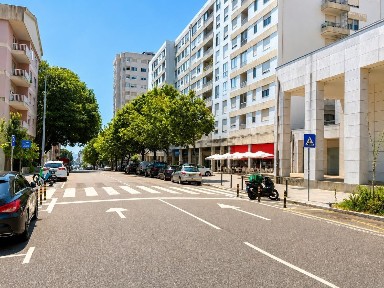 Arrendamento de escritório privado na Rua Guilhermina Suggia, 299