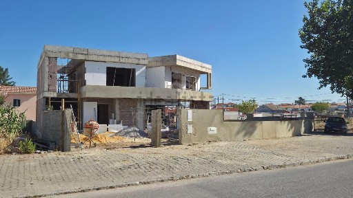 Moradia independente à venda na Brejoeira - Pinhal de Negreiros