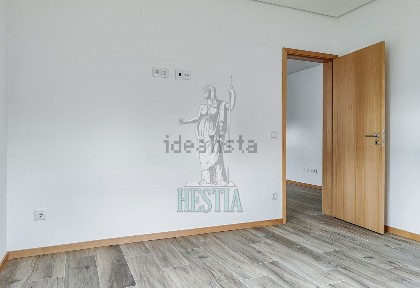Arrendamento de escritório privado na Rua Particular Justino Teixeira, 6