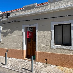 Moradia em banda à venda na Baixa da Banheira