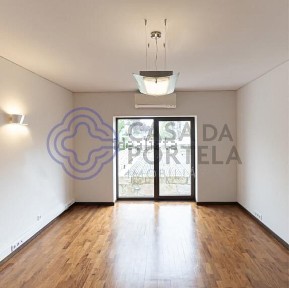 Arrendamento de escritório na Fonte da Moura - Vilarinha