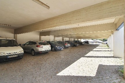 Arrendamento de escritório na Rua Santos Dias