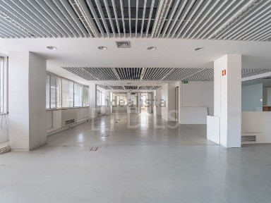 Arrendamento de escritório na Avenida da Boavista
