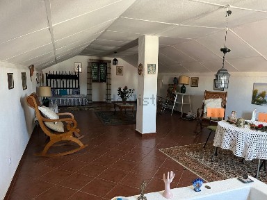 Moradia independente à venda no Azinhaga Vale dos Tanoeiros s/n