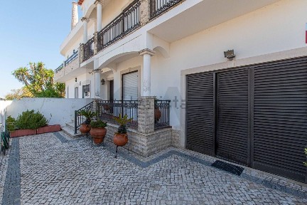 Casa ou moradia à venda na Rua da Quinta da Praia s/n
