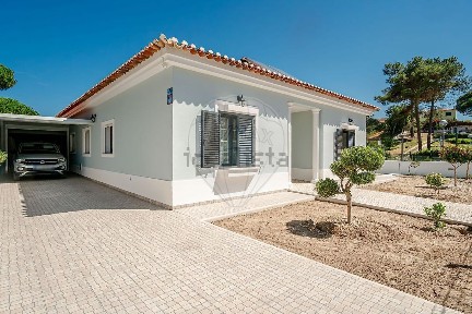 Castelo (Sesimbra), Lagoa de Albufeira, Rua da Ribeira da Sachola
