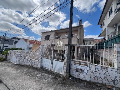 Corroios, Pinhal Vidal, Rua das Araucárias s/n