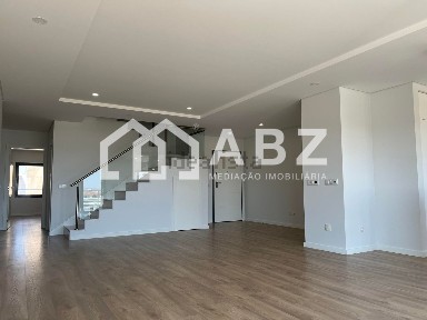Duplex à venda na Rua Coronel Melo Antunes, 22