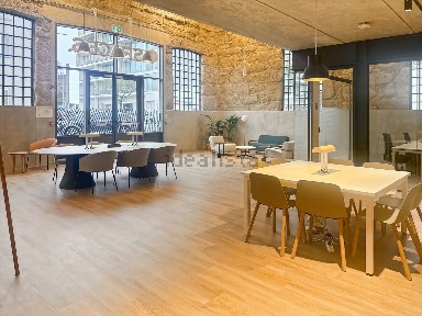 Arrendamento de mesa de trabalho na Avenida Menéres, 640