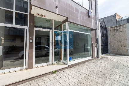 Arrendamento de escritório na Rua do Doutor Mário de Vasconcelos e Sá, 145