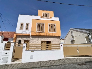 Moradia independente à venda no Bairro do Areias